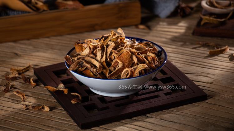 茯苓陈皮泡水喝的功效与作用,可以祛湿化痰安神等作用