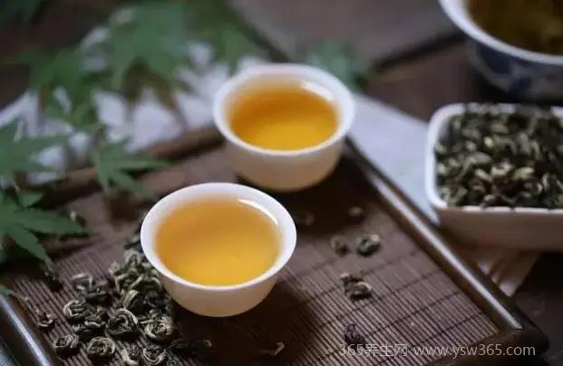 喝茶水对身体有什么好处和坏处,可以延缓衰老美容养颜