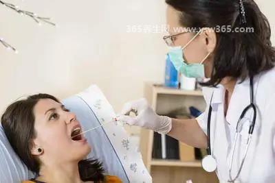 新冠是先发烧还是先喉咙痛,不确定因人而异