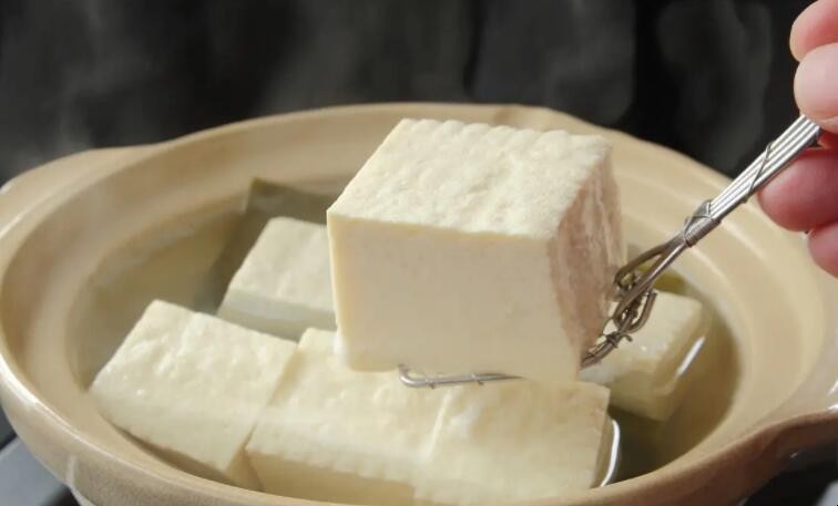 卤水豆腐的危害,盐分较高吃多了容易糖尿病酸中毒