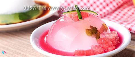 情侣之间果冻的用法,可以把果冻抹在对方身上