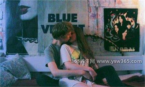接吻一直伸舌头的男人是什么性格,男人占有欲强喜欢伸舌头