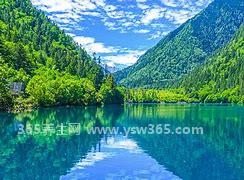 去九寨沟旅游要多少钱,两千-六千左右(近的话花费就少)