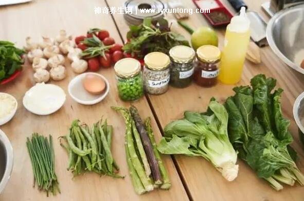 三种食物可以抑制新冠,花椰菜/绿茶/石榴都有很好的抑制作用
