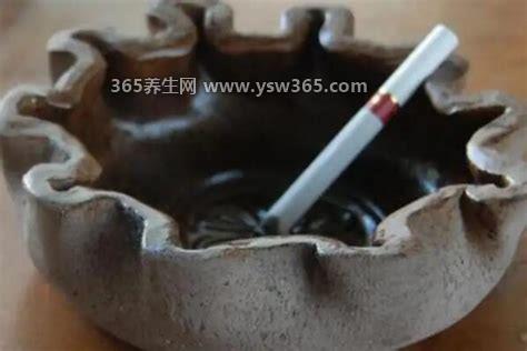 烟灰缸里为什么不能倒水,有四个原因(不干净难以清洗)