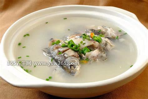 鲫鱼汤怎么炖好喝又营养,活鱼宰杀后2-5小时炖汤最鲜美
