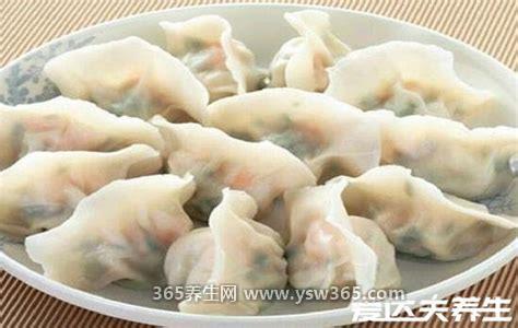 北方顺口溜初一的饺子初二的面,也就是说北方人大年初一会吃饺子