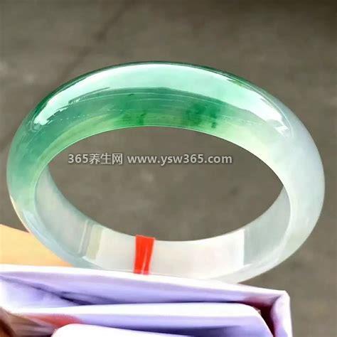 年轻人如何选玉镯好,不要买大块棉絮和明显矿斑的