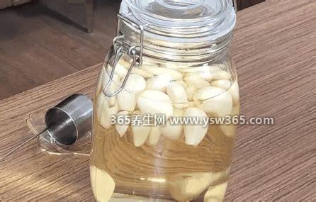 白酒泡大蒜能补肾吗,确实有这个功效(陈年蒜最好)